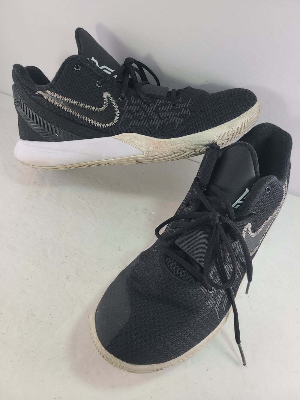 RARE Nike Kyrie Flytrap II Basketball Shoes Black/Black/White AO4436-001 Size 12